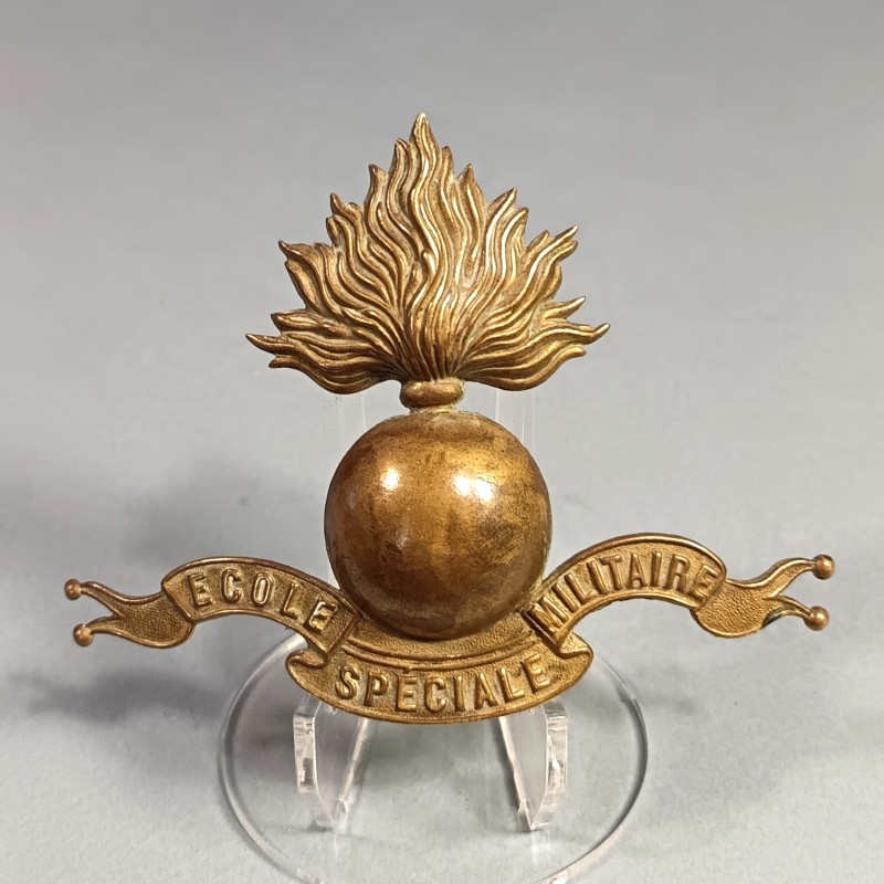 INSIGNE DE SHAKO DE L'ECOLE MILITAIRE DE ST CYR ESM ECOLE SPECIALE MILITAIRE FABRICATION ANCIENNE